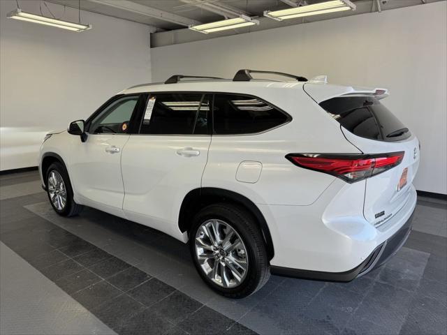 used 2023 Toyota Highlander car, priced at $41,560