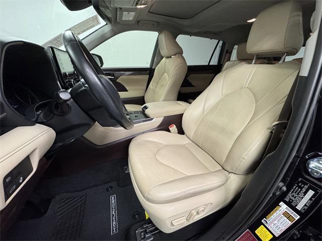 used 2020 Toyota Highlander car, priced at $33,408