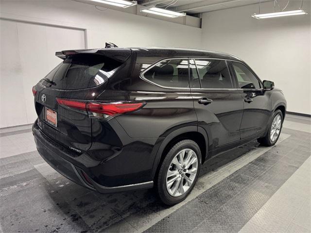 used 2020 Toyota Highlander car, priced at $33,408