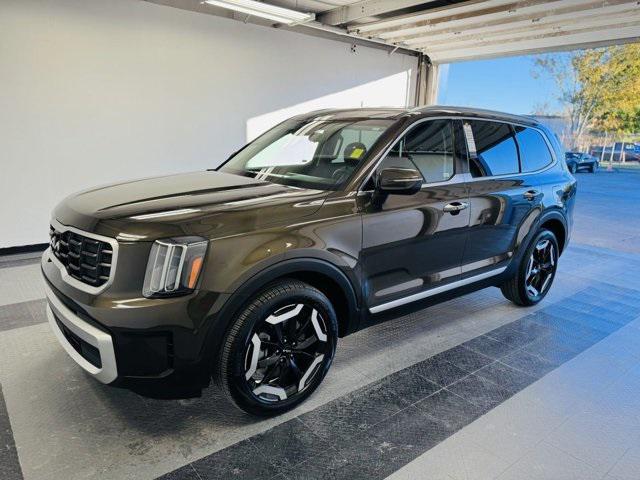 used 2024 Kia Telluride car, priced at $38,806