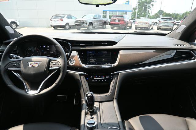 used 2024 Cadillac XT6 car, priced at $61,077