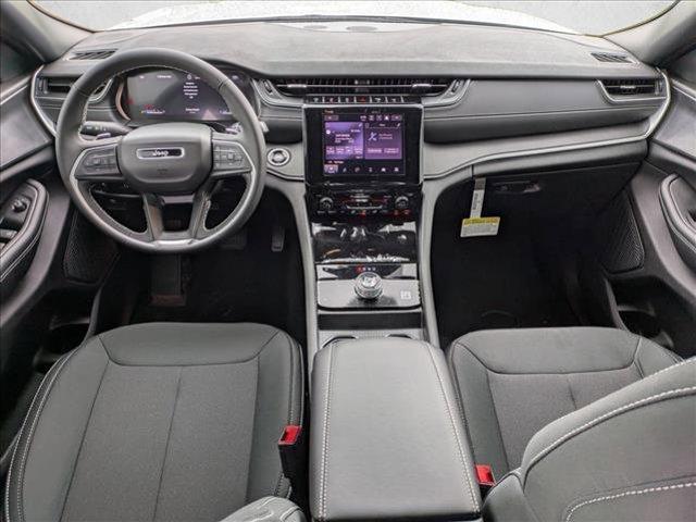 new 2025 Jeep Grand Cherokee car, priced at $32,897