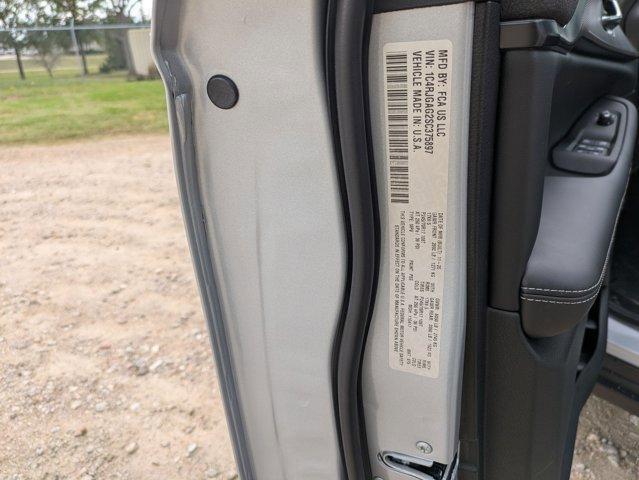 new 2025 Jeep Grand Cherokee car, priced at $32,897