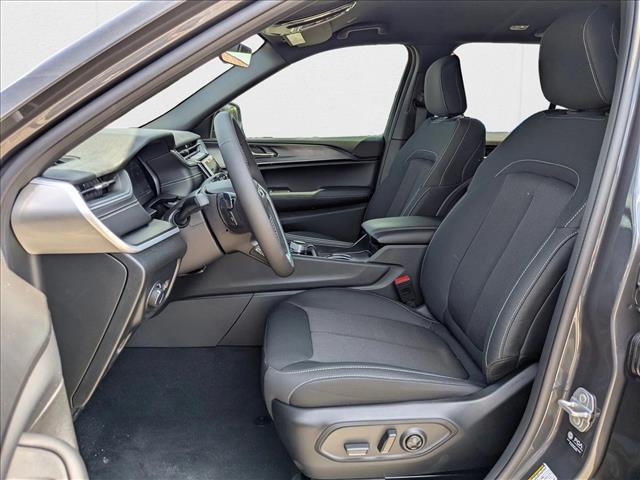 new 2025 Jeep Grand Cherokee car, priced at $33,394