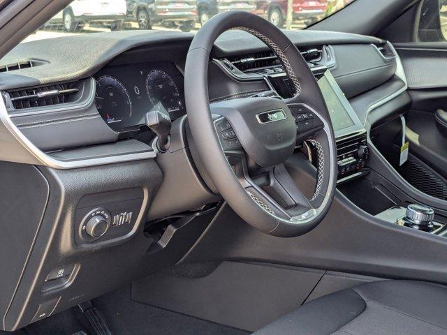 new 2025 Jeep Grand Cherokee car, priced at $32,897