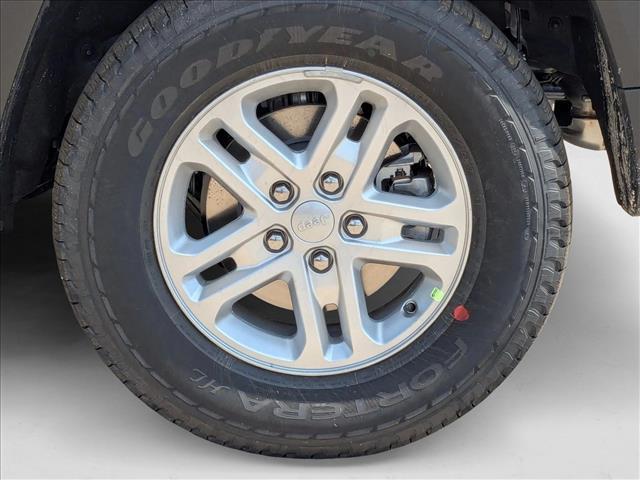 new 2025 Jeep Grand Cherokee car, priced at $33,394