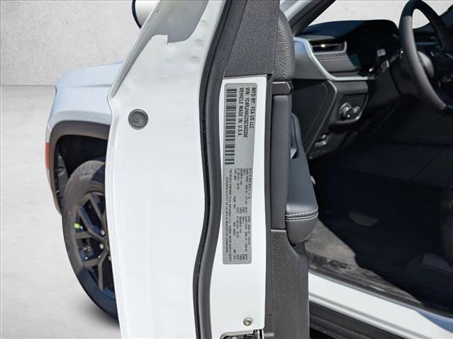 new 2025 Jeep Grand Cherokee car, priced at $40,083