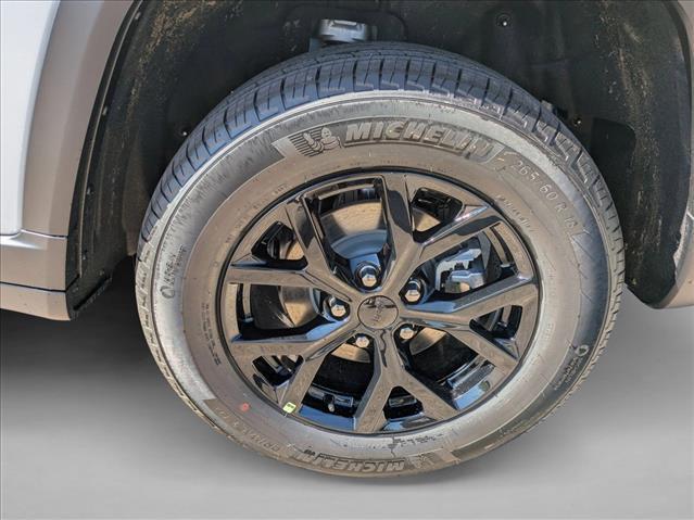 new 2025 Jeep Grand Cherokee car, priced at $40,083