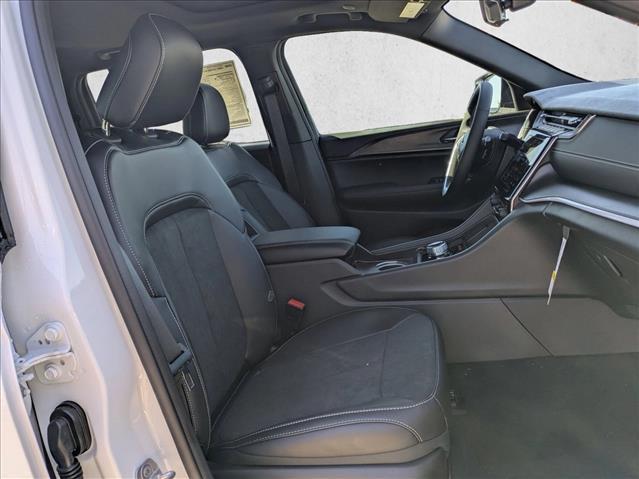 new 2025 Jeep Grand Cherokee car, priced at $40,083