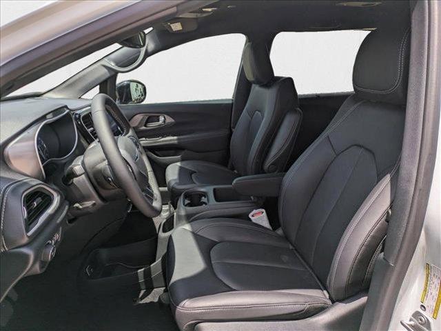 new 2025 Chrysler Pacifica car, priced at $36,741
