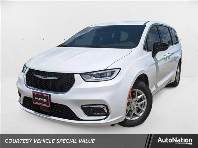 new 2025 Chrysler Pacifica car, priced at $36,741