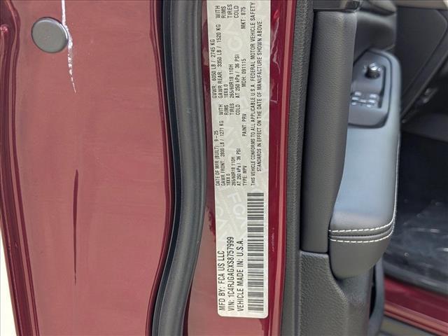 new 2025 Jeep Grand Cherokee car, priced at $38,835