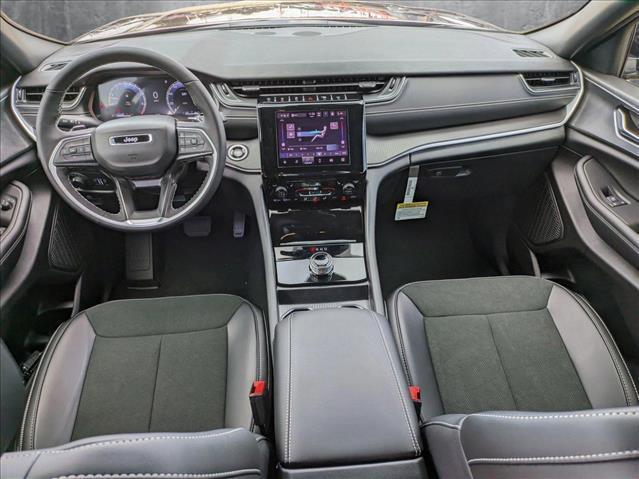 new 2025 Jeep Grand Cherokee car, priced at $39,991