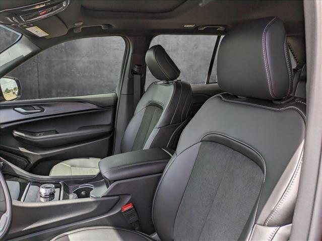 new 2025 Jeep Grand Cherokee car, priced at $39,991