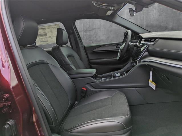 new 2025 Jeep Grand Cherokee car, priced at $39,991