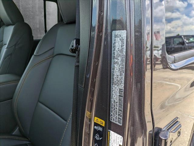 new 2025 Jeep Wrangler car, priced at $48,912