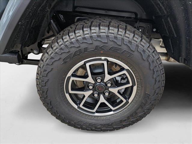 new 2025 Jeep Gladiator car, priced at $45,654