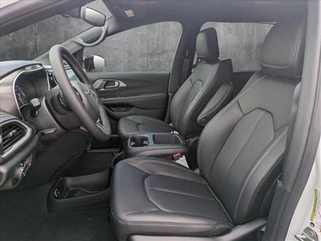 new 2025 Chrysler Pacifica car, priced at $39,991