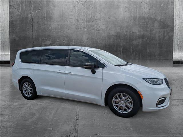 new 2025 Chrysler Pacifica car, priced at $39,991