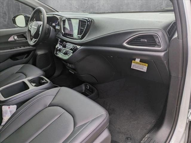 new 2025 Chrysler Pacifica car, priced at $39,991