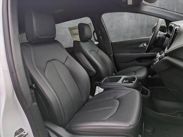 new 2025 Chrysler Pacifica car, priced at $39,991
