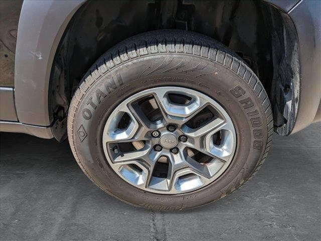 used 2019 Jeep Cherokee car, priced at $20,862