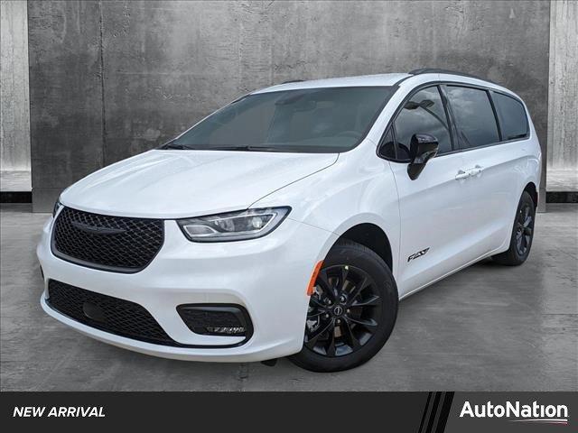new 2025 Chrysler Pacifica car, priced at $39,991