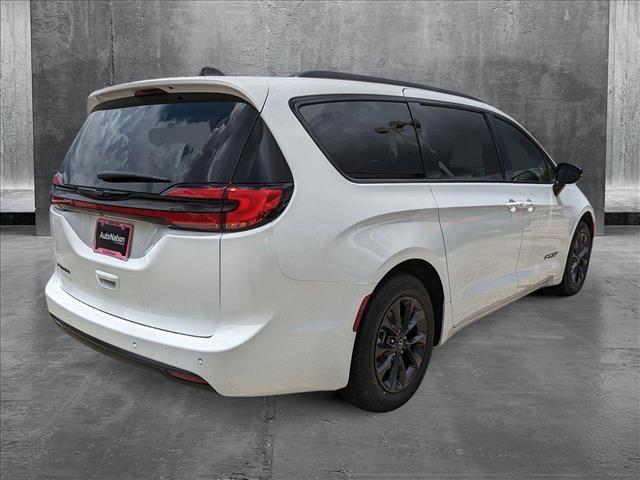new 2025 Chrysler Pacifica car, priced at $39,991