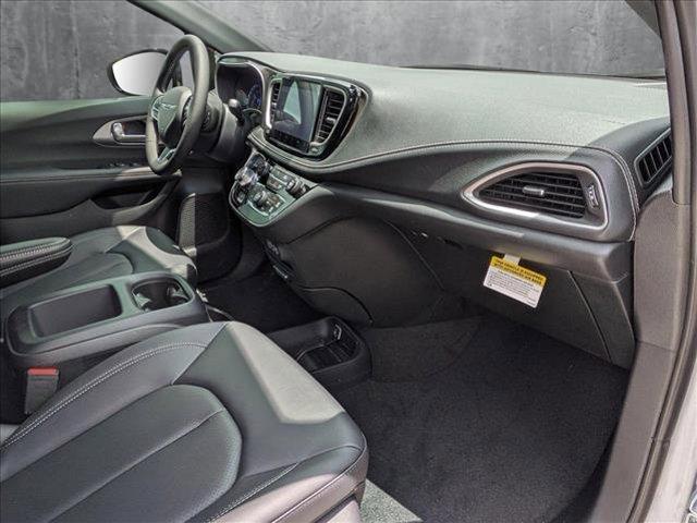 new 2025 Chrysler Pacifica car, priced at $39,991