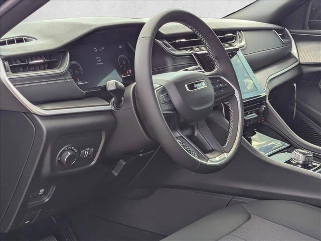 new 2025 Jeep Grand Cherokee car, priced at $34,047