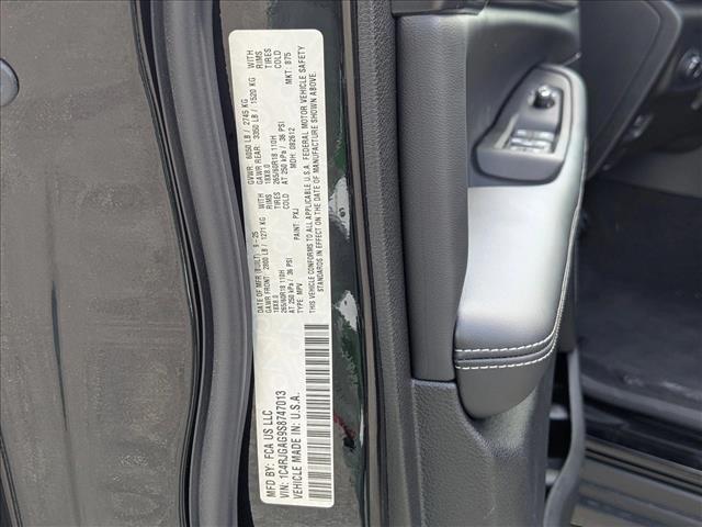 new 2025 Jeep Grand Cherokee car, priced at $34,047