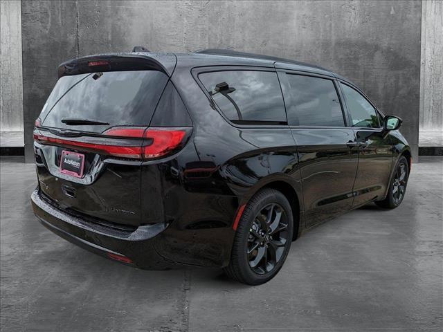 new 2025 Chrysler Pacifica car, priced at $52,845