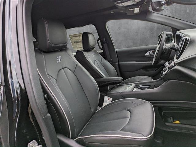 new 2025 Chrysler Pacifica car, priced at $52,845