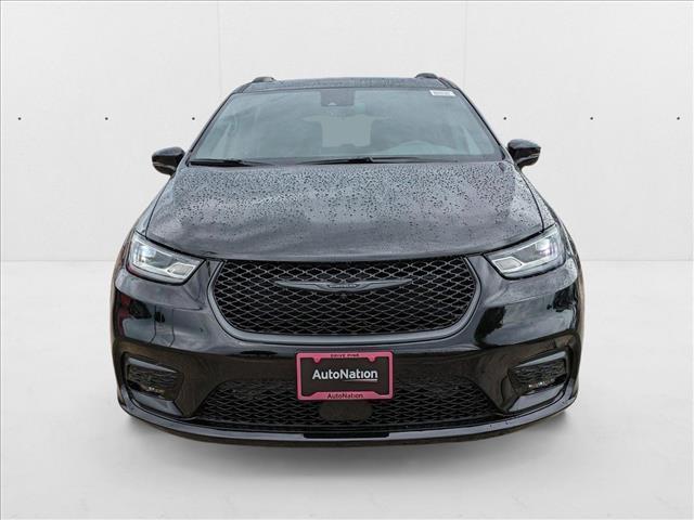 new 2025 Chrysler Pacifica car, priced at $43,741