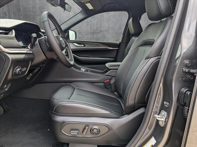 new 2025 Jeep Grand Cherokee car, priced at $40,546
