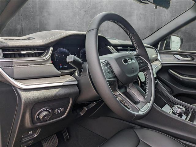 new 2025 Jeep Grand Cherokee car, priced at $40,546