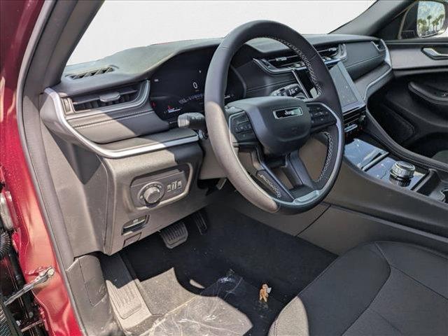 new 2025 Jeep Grand Cherokee car, priced at $35,533