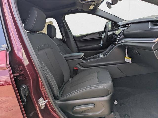new 2025 Jeep Grand Cherokee car, priced at $35,533