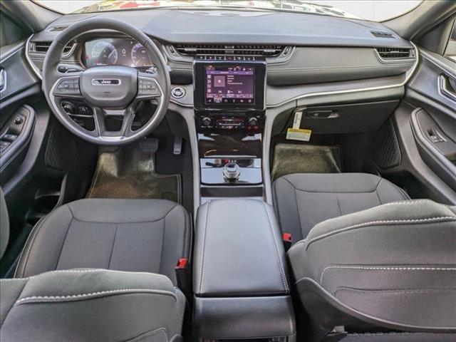 new 2025 Jeep Grand Cherokee car, priced at $32,922