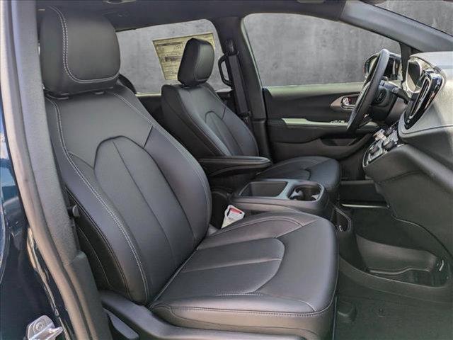 new 2025 Chrysler Pacifica car, priced at $39,991