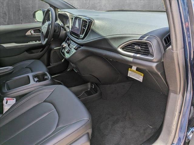 new 2025 Chrysler Pacifica car, priced at $39,991