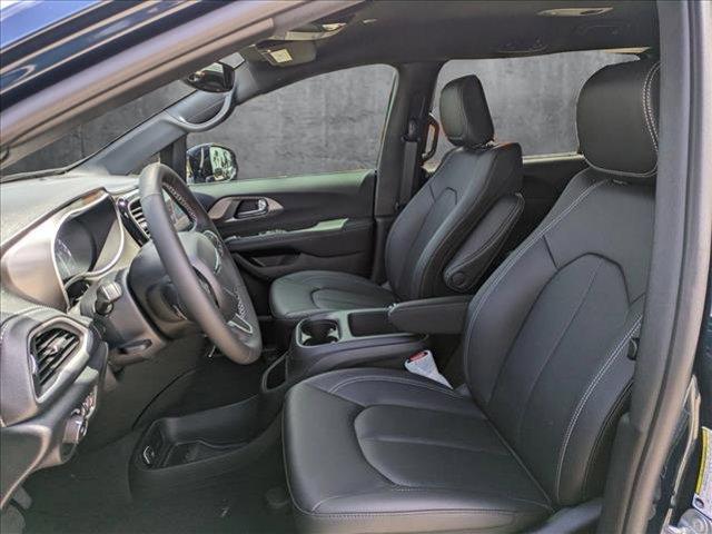 new 2025 Chrysler Pacifica car, priced at $39,991