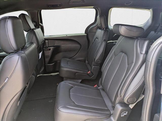 new 2025 Chrysler Pacifica car, priced at $37,741