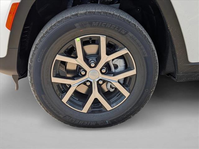 new 2025 Jeep Grand Cherokee car, priced at $39,353