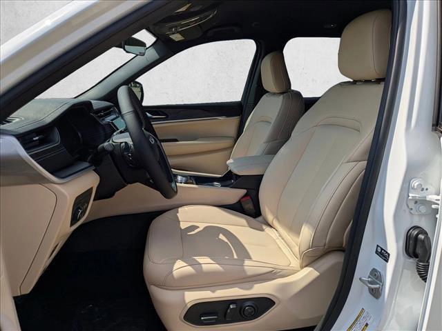 new 2025 Jeep Grand Cherokee car, priced at $39,353