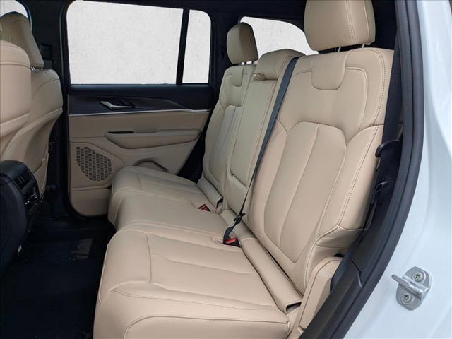 new 2025 Jeep Grand Cherokee car, priced at $39,353