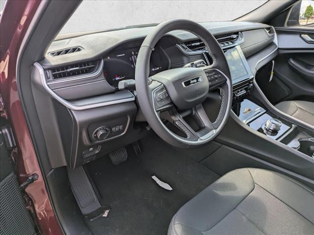 new 2025 Jeep Grand Cherokee car, priced at $35,947