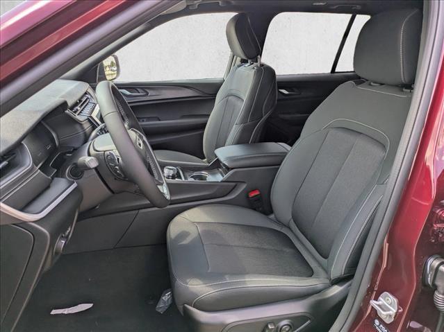 new 2025 Jeep Grand Cherokee car, priced at $35,947