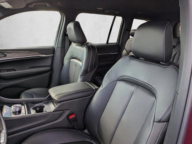 new 2025 Jeep Grand Cherokee car, priced at $38,546