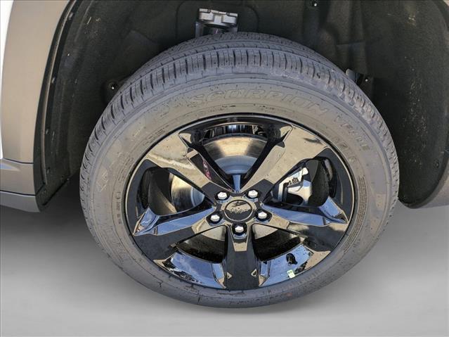 new 2025 Jeep Grand Cherokee L car, priced at $45,649